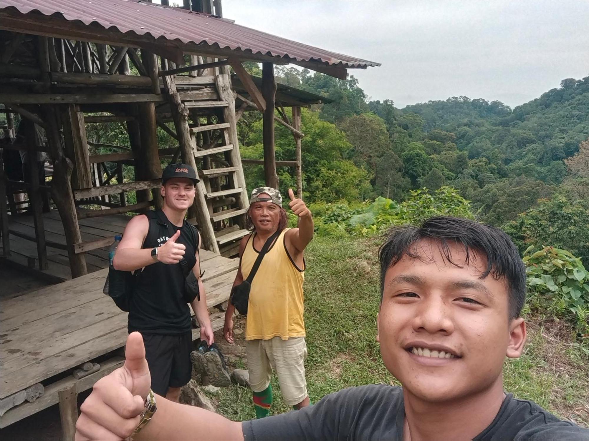 Jhony'S Backpacker-Guest House Only Stay Here Book Treking With Us Bukit Lawang Exteriör bild