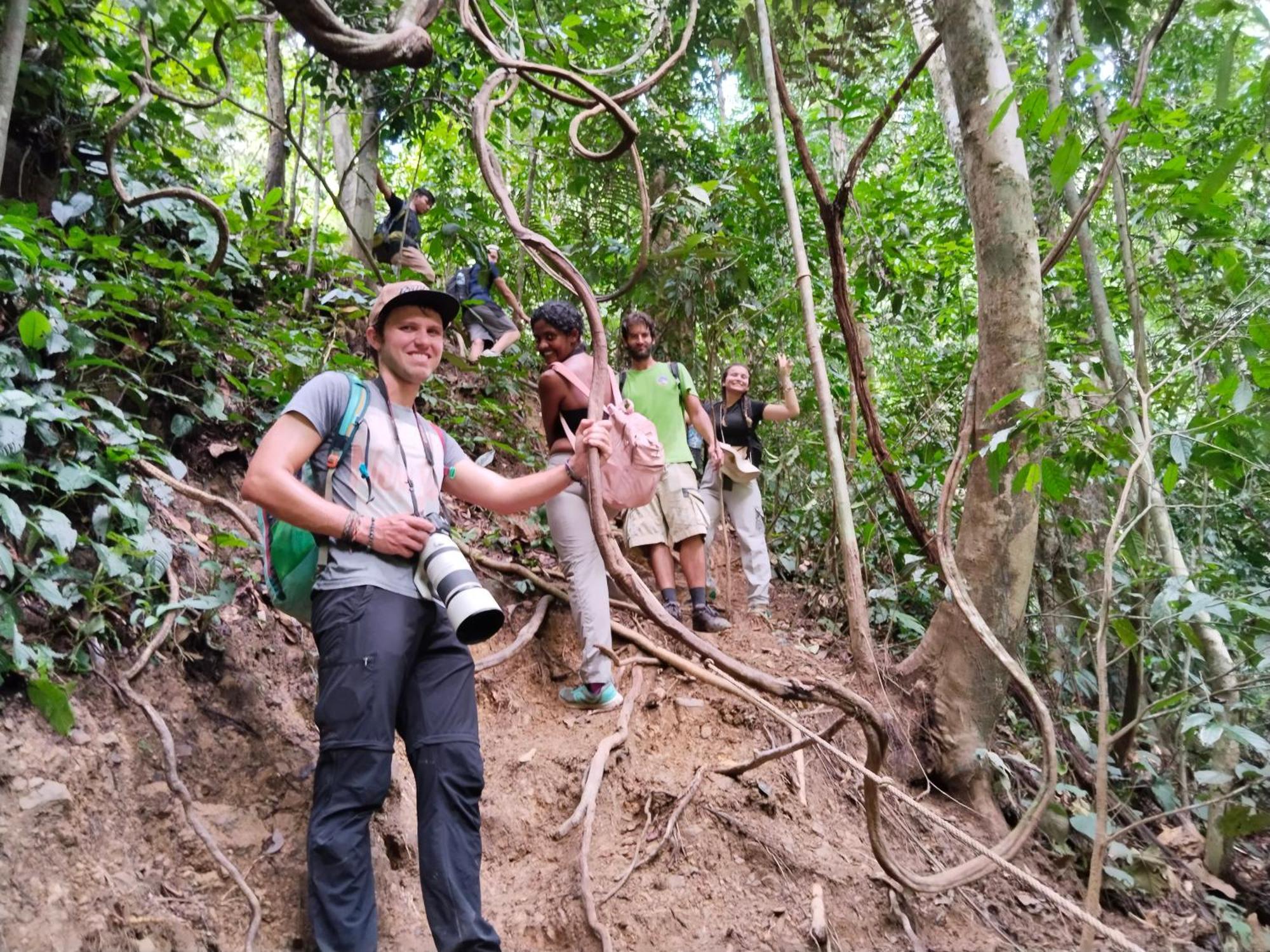 Jhony'S Backpacker-Guest House Only Stay Here Book Treking With Us Bukit Lawang Exteriör bild