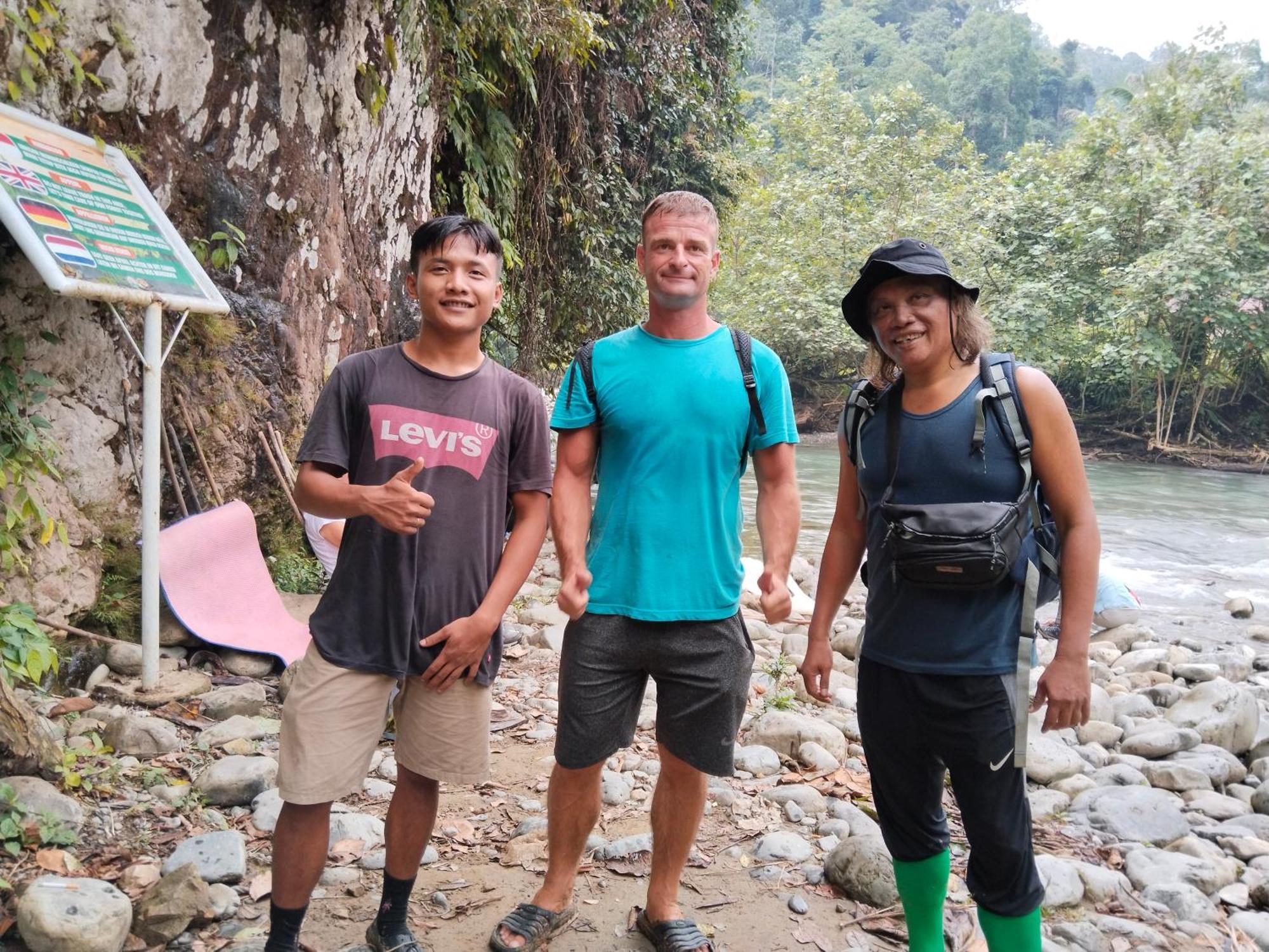 Jhony'S Backpacker-Guest House Only Stay Here Book Treking With Us Bukit Lawang Exteriör bild