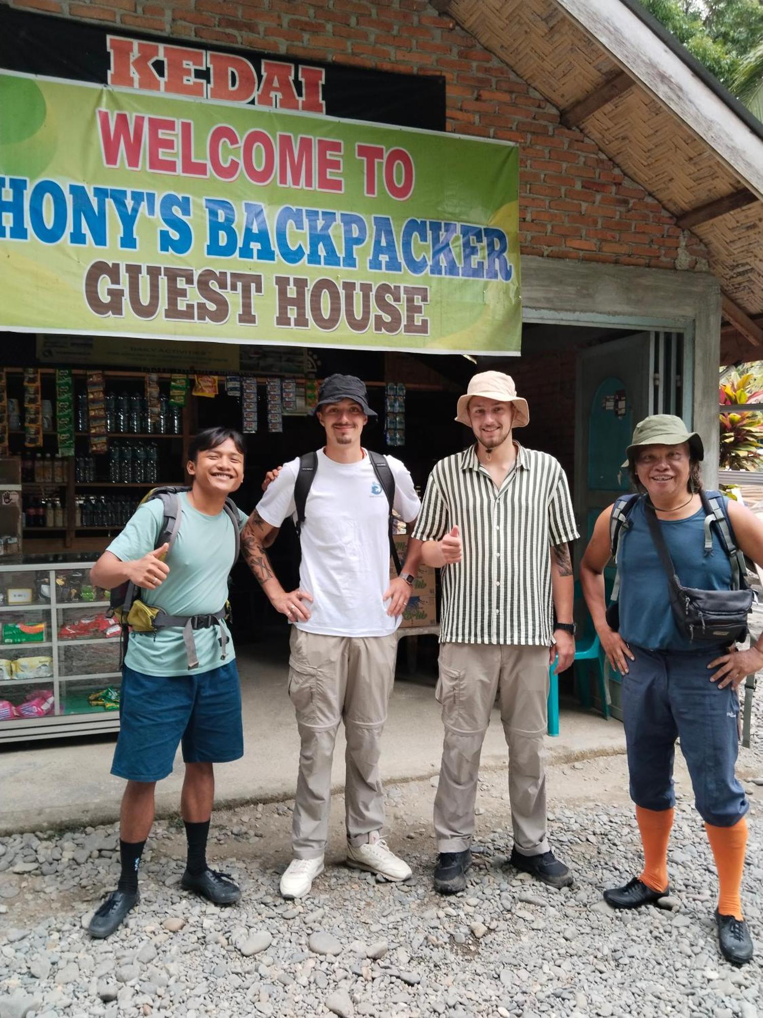 Jhony'S Backpacker-Guest House Only Stay Here Book Treking With Us Bukit Lawang Exteriör bild