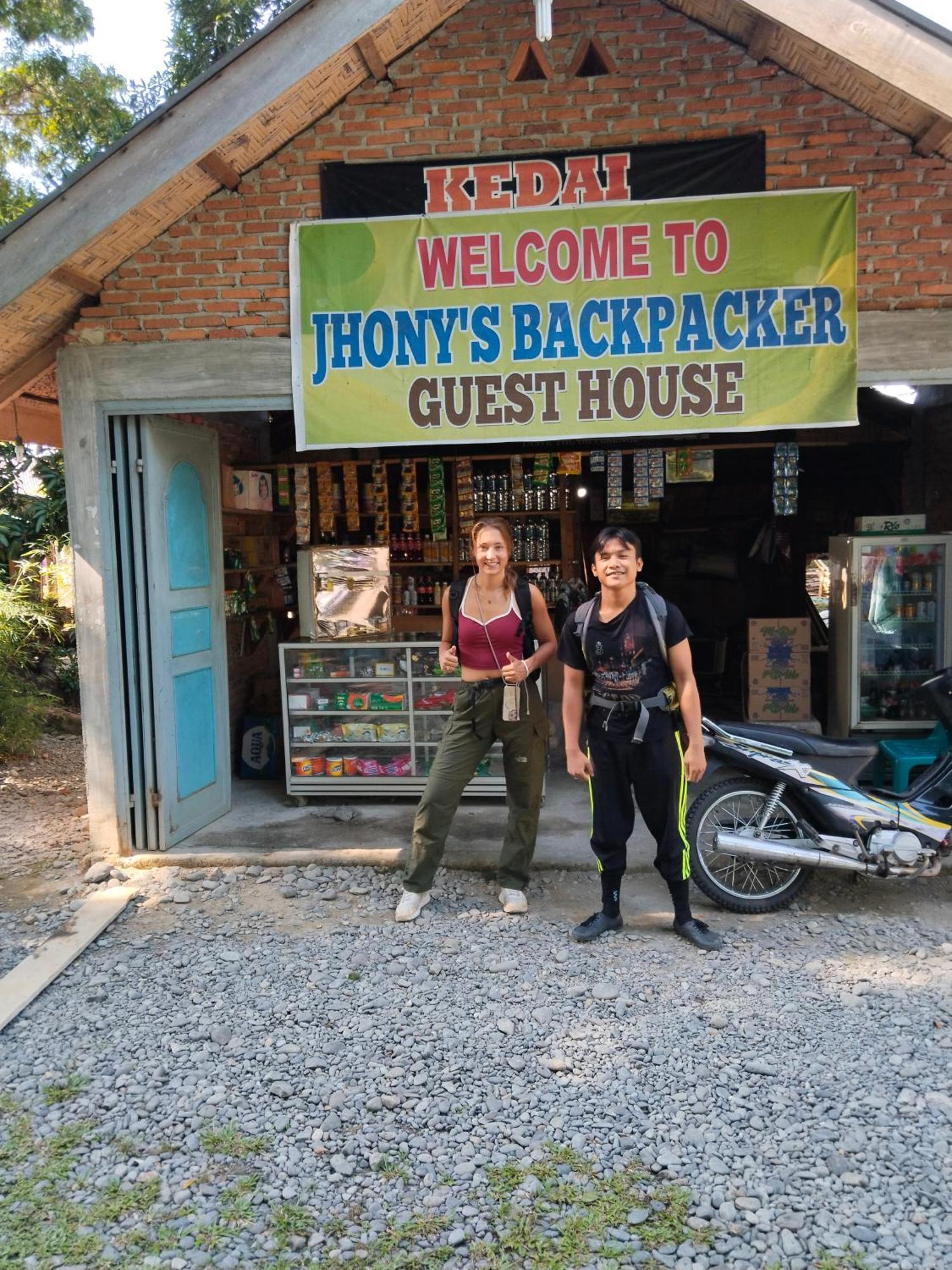 Jhony'S Backpacker-Guest House Only Stay Here Book Treking With Us Bukit Lawang Exteriör bild