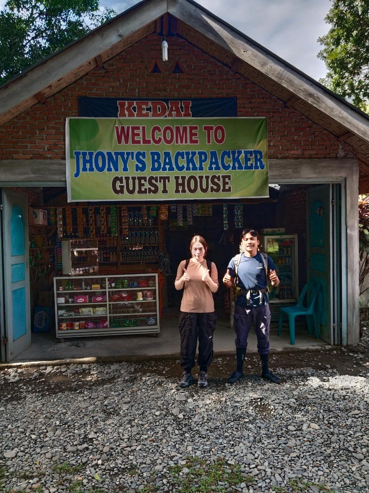 Jhony'S Backpacker-Guest House Only Stay Here Book Treking With Us Bukit Lawang Exteriör bild